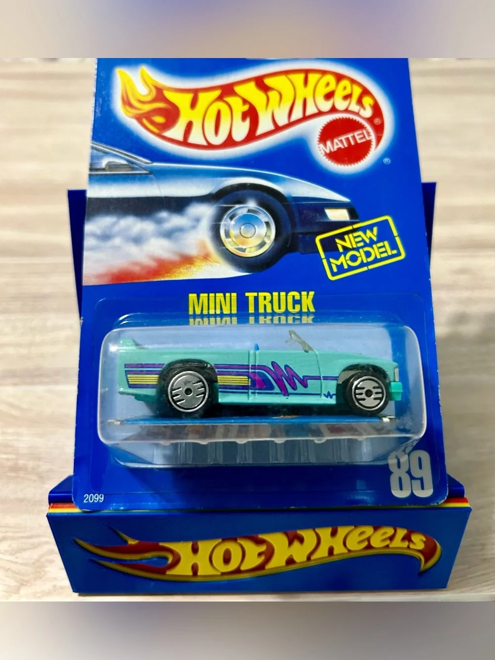 Hot Wheels 90’s Graphics Mini Truck